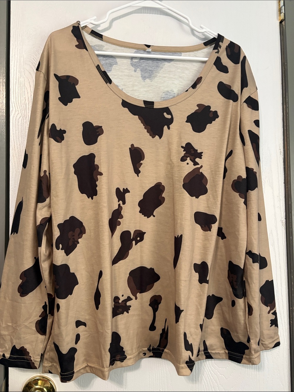 Women’s Beige Leopard Print Long Sleeve Top